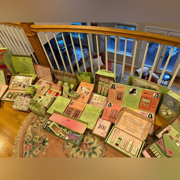 Mystery Full Size PIXI Products - Picture 4 of 13